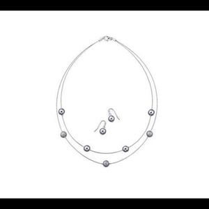 Avon Placida Necklace and Earrings Gift Set NIB